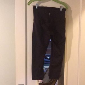 Lululemon cropped legging plum color